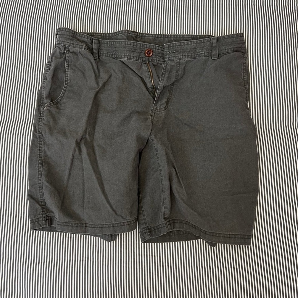 Columbia Men’s Omni-Shade Sun Protection Cargo Shorts - Gray Size 36